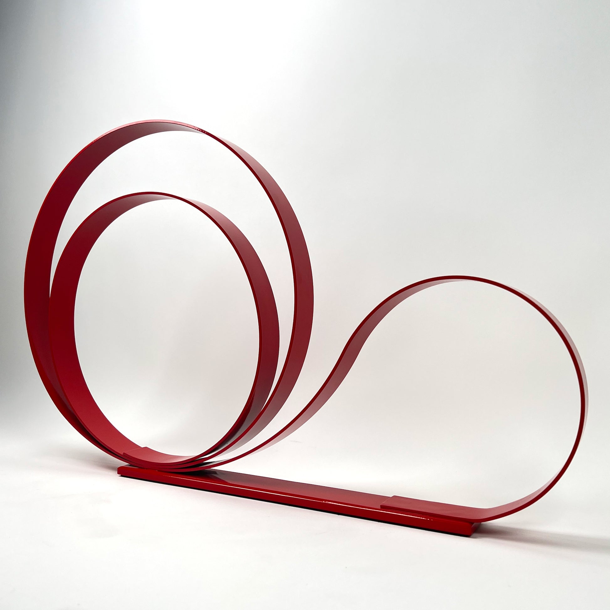 Contemporary metal sculpture Looped by Ottawa artist Timothy Gordon Johnson