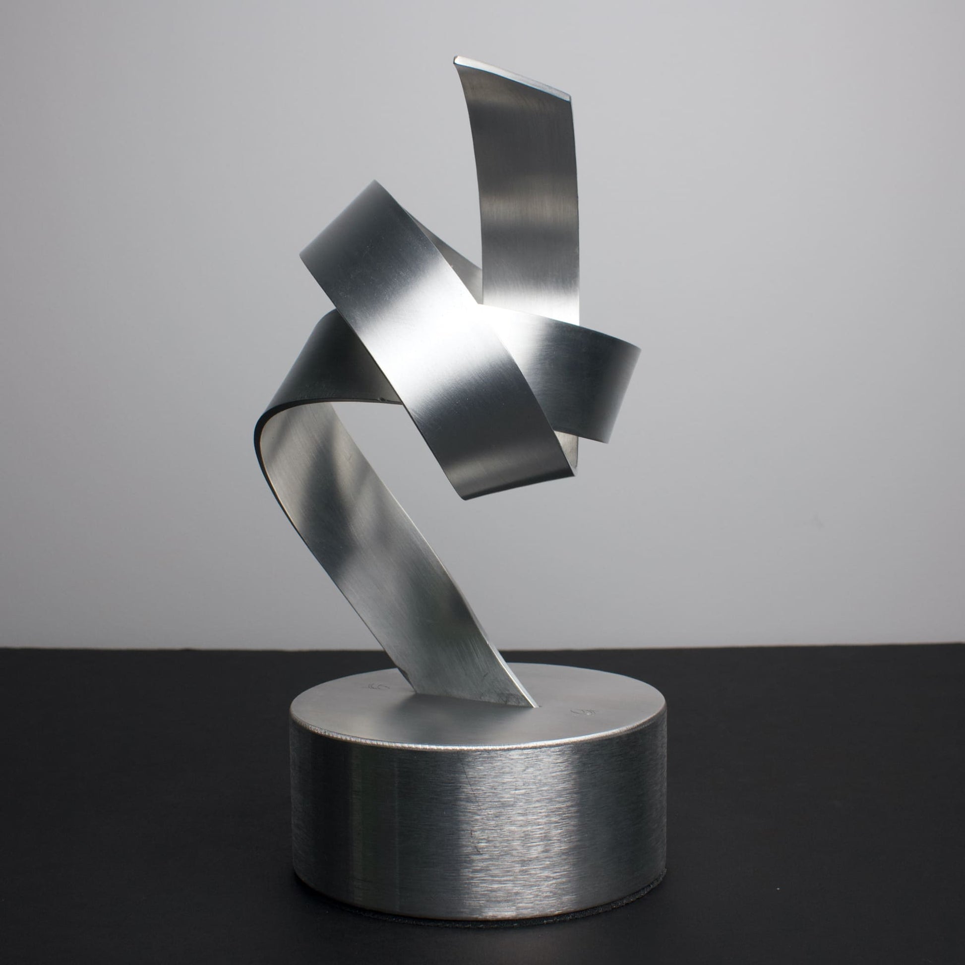 Knot Moi - Contemporary metal sculpture by Ottawa artist Timothy Gordon Johnson