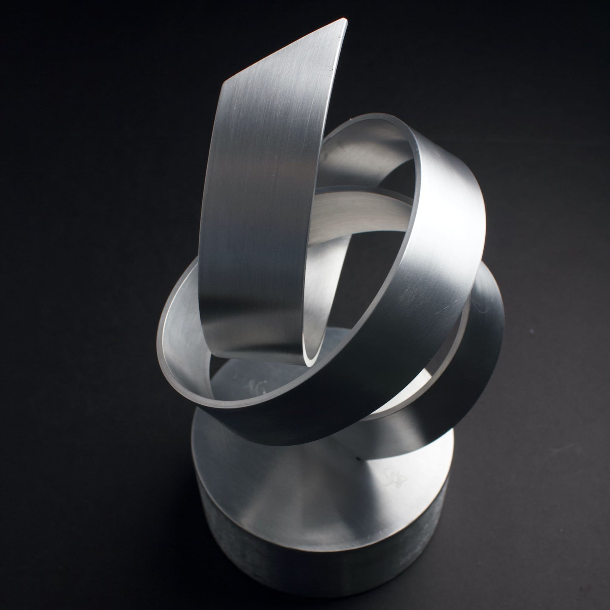 Knot Moi - Contemporary metal sculpture by Ottawa artist Timothy Gordon Johnson